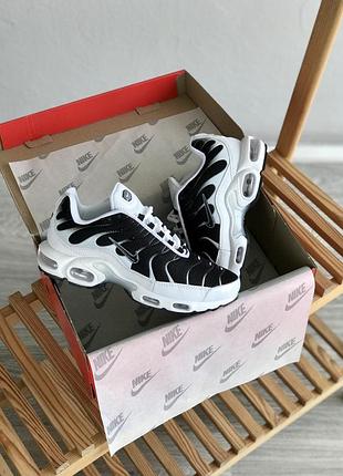 Кроссовки nike air max plus комбинированные черно-белые 38