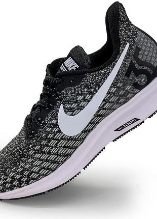 Кроссовки для бега nike zoom pegasus 35 черно-белые. топ качество! 44. размеры в наличии: 40, 44.