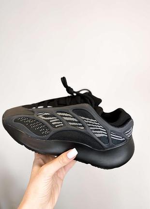 Чёрные кроссовки адидас изи буст 700 унисекс adidas yeezy boost 700 v3 black alvah 45