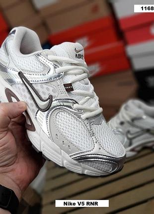 Кросівки nike v5 rnr чоловічі текстильні білі зі сріблом кросівки на весну, літо, осінь найк v5 rnr чоловічі 43(27.5см)
