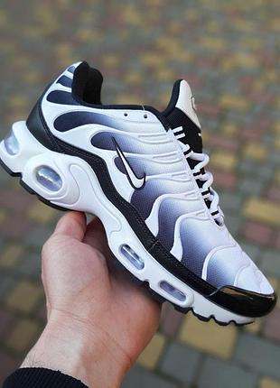 Чоловічі кросівки nike air max plus tn air білі з чорним модні кросівки найк аір макс тн 42(26,5см)