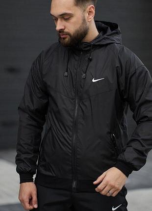 Комфортная мужская спортивная ветровка nike черная на молнии с капюшоном и карманами, ветрозащитная, для спорта и прогулок m