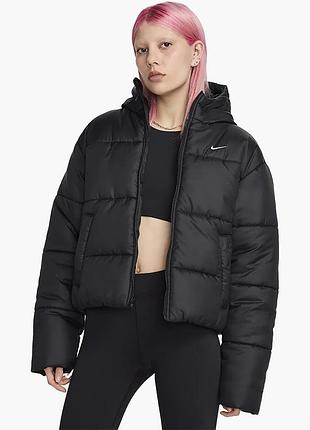 Urbanshop com ua пуховик женский nike therma-fit sportswear classic puffer black fz5899-010 размеры запитуйте