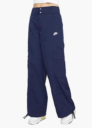 Urbanshop com ua брюки женские nike sportswear oversized high-waisted woven cargo pants blue fj4934-451 размеры запитуйте