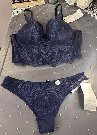 Неймовірно красивий комплект hunkemoller