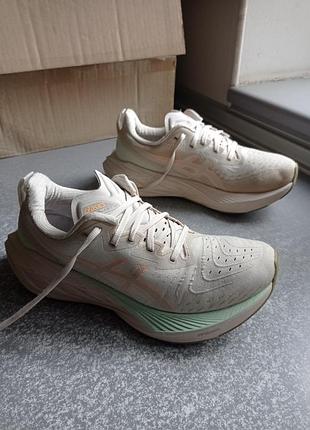 Кросівки asics novablast 4