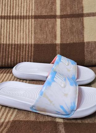Женские тапки шлепанцы nike