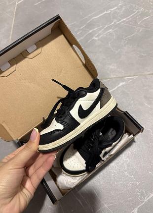 Оригінальні кросівки дитячі nike retro low