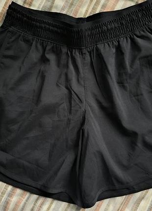 Шорти чорні new balance