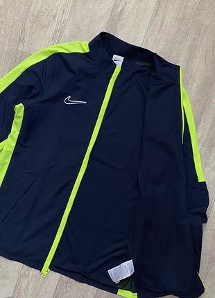 Легенька олімпійка від nike 3