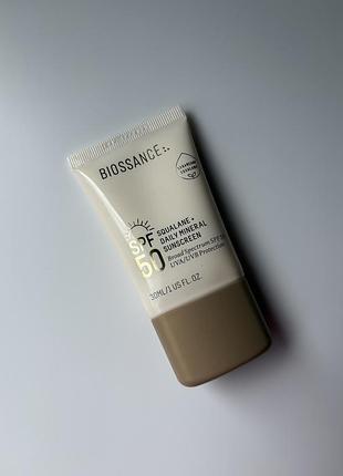Мінеральний сонцезахисний крем biossance squalane + daily mineral sunscreen sfp 50