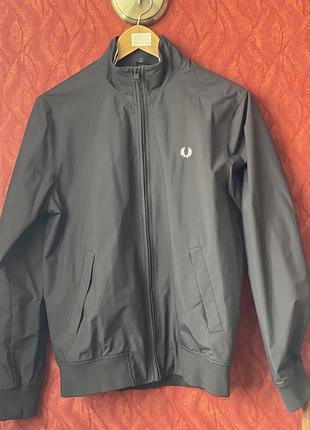 Легка куртка fred perry