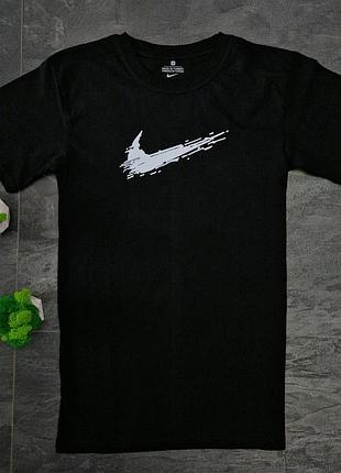 Мужская футболка nike черного цвета
