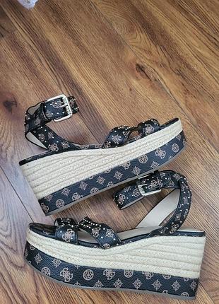 Оригинальные босоножки guess на платформе | размер 40 | стелька 26,5 см