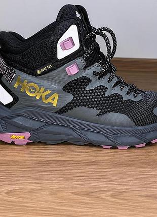 Продам жіночі кросовки hoka trail code gtx