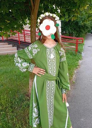 Зеленое платье вышиванка