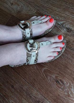 Літні шльопанці michael kors