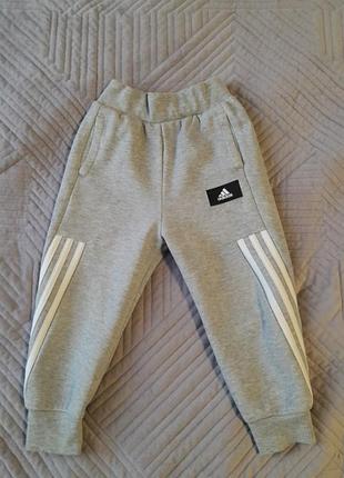 Спортивні штани adidas  5 років