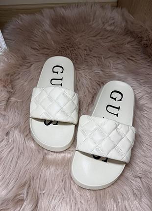 Нові шлепки шльопанці guess