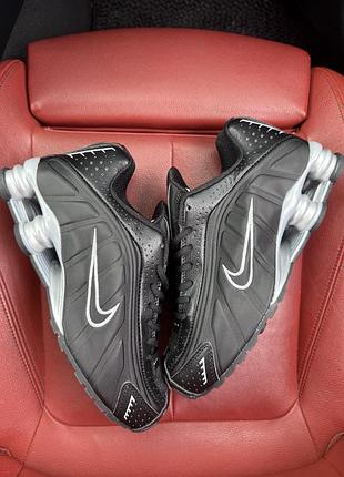 Nike shox r4 black grey