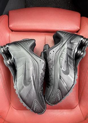 Nike shox r4 black