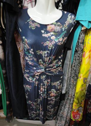 Стильне плаття з квітковим принтом від oasis