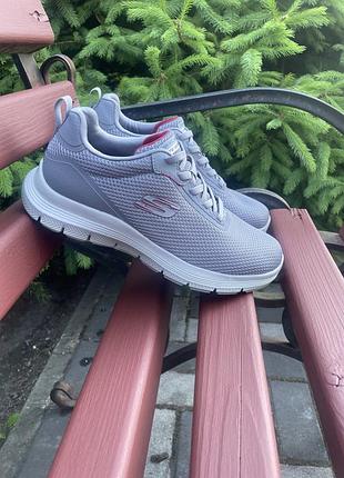 Жіночі спортивні кросівки skechers 41р-26,5см!