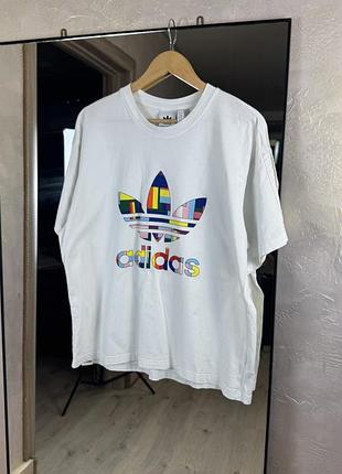 Футболка adidas originals мультиколор великий логотип