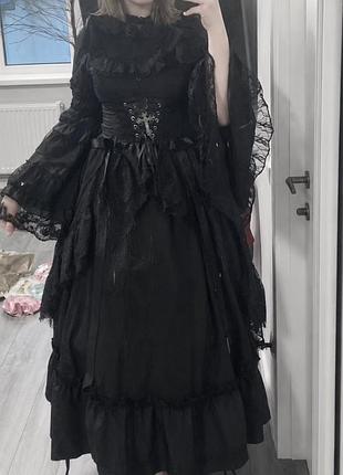 Сукня в стилі gothic lolita