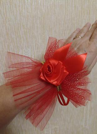 Рукавички мітенки червоні з трояндою манжети фатинові дівчаткам до святкових суконь в садочок на випускний