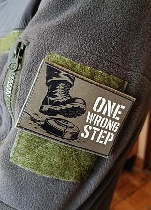 Шеврон one wrong step 3