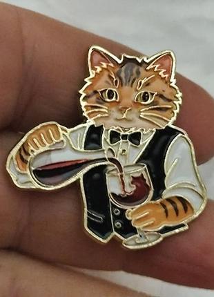 Брошь брошка металл эмаль рыжий кот кошка вино официант сомелье
