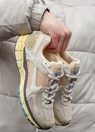 Мужские кроссовки nike zoom vomero 5 beige 40