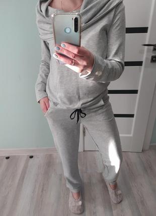 Прогулочний костюм