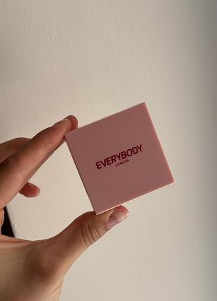 Рум’яна - хайлайтер everybody london be yours blush