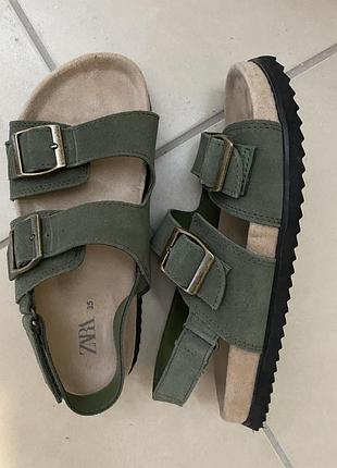 Zara сандалі