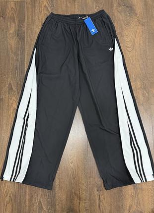 Штани adidas