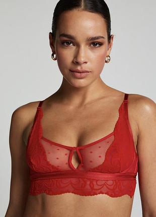 Червоний бралет, топ із сіткою в сердечки від hunkemoller.