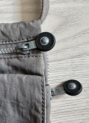 Сумка мессенджер kipling eldorado сірого кольору 5