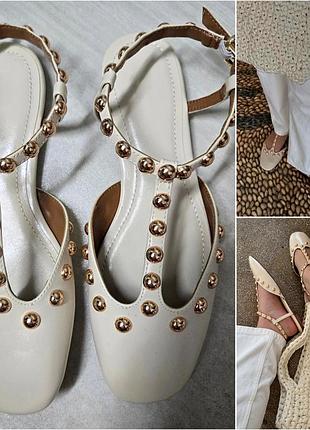 Туфли на плоской подошве с заклепками zara.