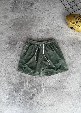 Стильные мужские плавательные шорты lacoste