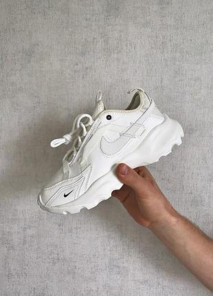 Жіночі кросівки найк стильні повсякденні nike tc 7900 39