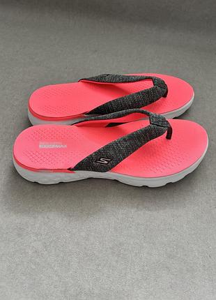 Шльопанці skechers