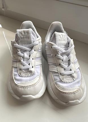 Кросівки adidas 23 розмір (14,4 см)