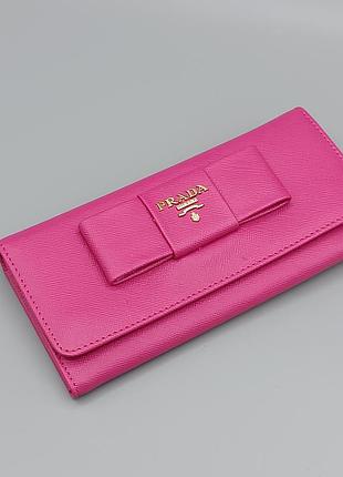 Кошелек prada розового цвета
