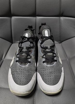 Under armour tribase thrive 2 4