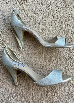 Босоножки женские steve madden, с каблуком, серебристые, 41 размер