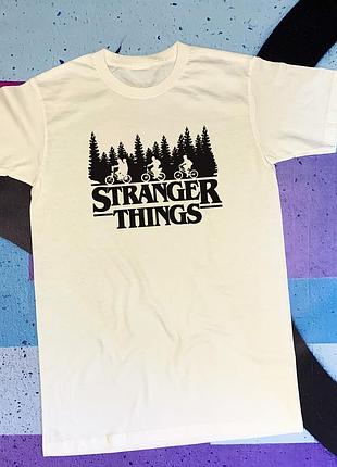 Белая футболка stranger things m