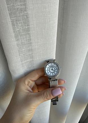Часы guess