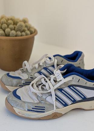 Спортивные кроссовки adidas для тенниса / зала (размер 34)